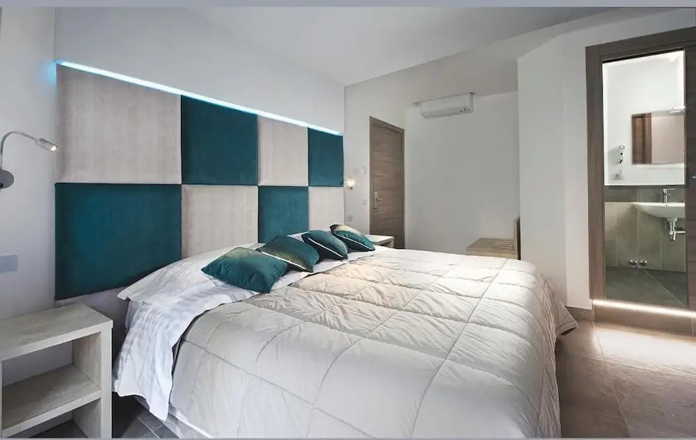 De Vivo Realty - Orange Suites Sorrento