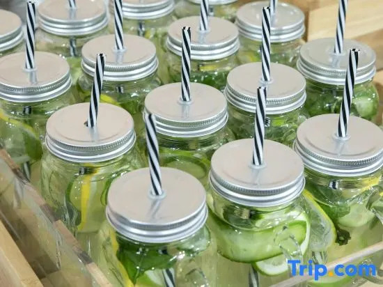 Wuhan Wuchang Jiangtan Xudong SubwayStation Atour Light Hotel