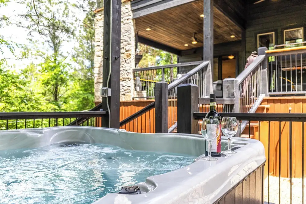 Sip on Inn Sips, Soaks & Fun Vibes in Hochatown