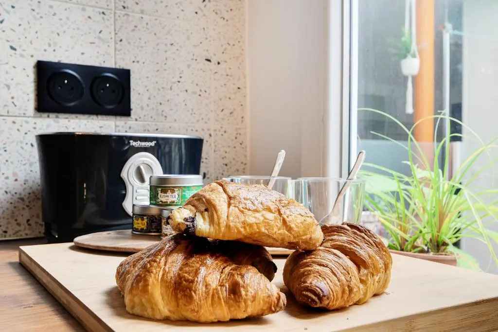 Authentic Apartment - 1br/4p - Bastille/voltaire