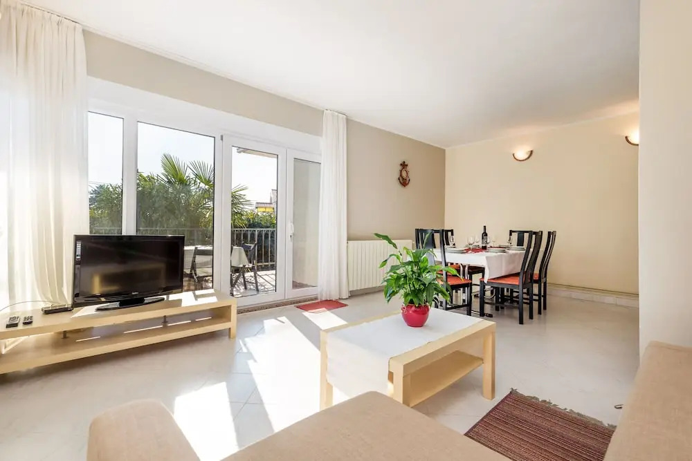 Apartments Makora