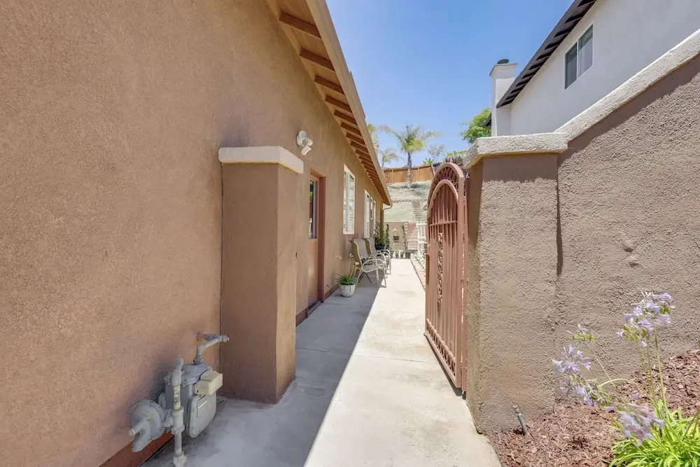 Private & Spacious Deluxe Rolling Hills Ranch Gem