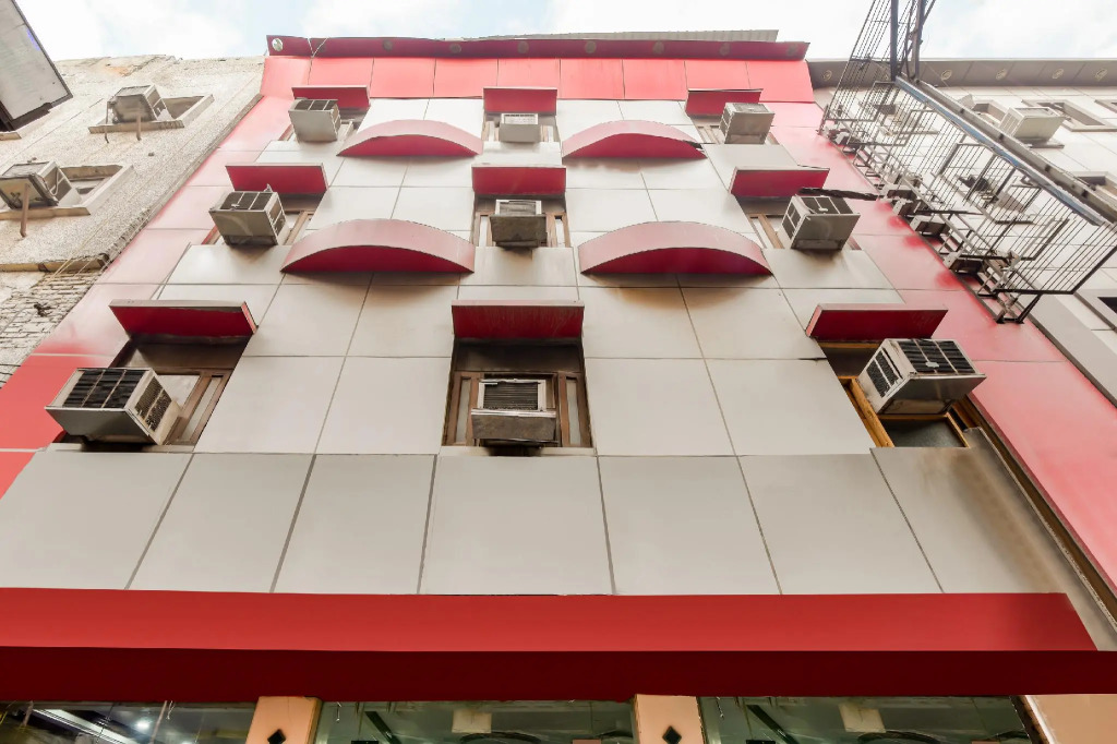 OYO 67901 Hotel Yugh Dx