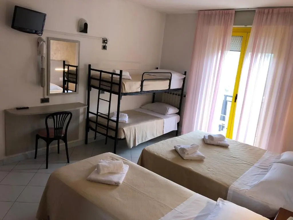 Hotel Marzia con Piscina