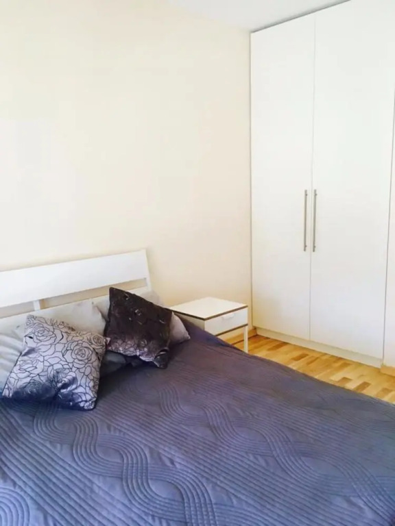 ClickTheFlat Artistic Estate Apartment