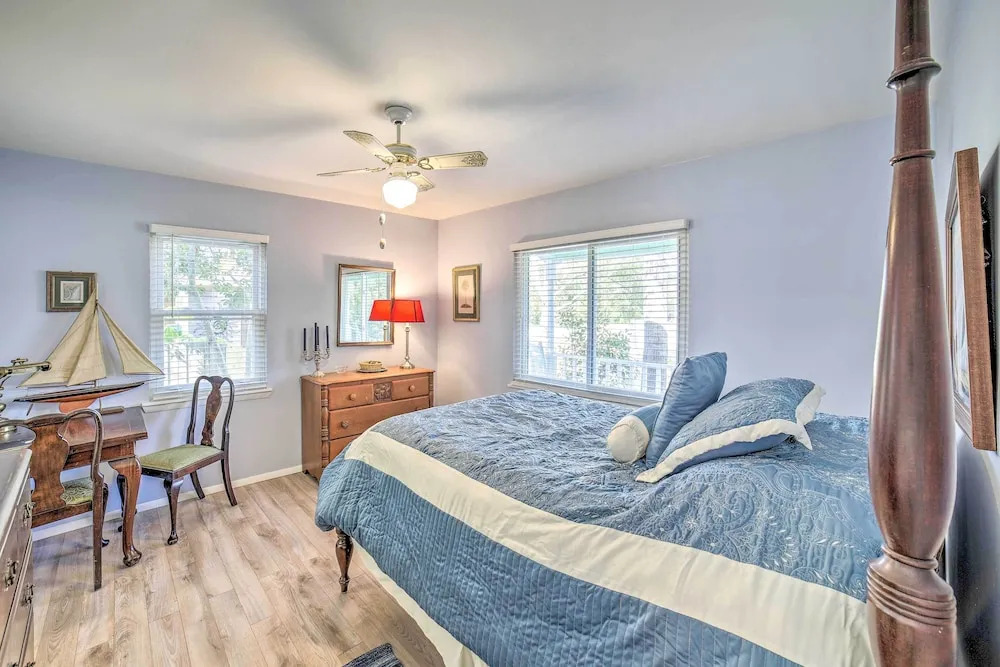 Oak Island Home w/ Yard < 1 Mi to the Beach!