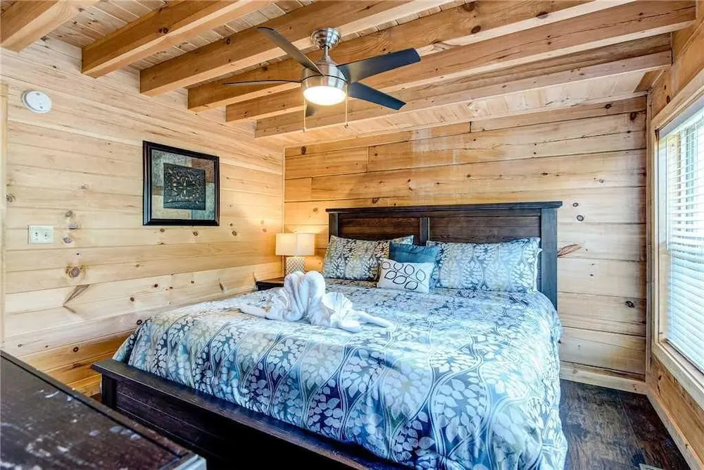 Mountain Splash 2 Bedroom Home with Private Pool