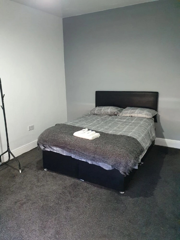 Modern 4 Bedroom House Near City Center