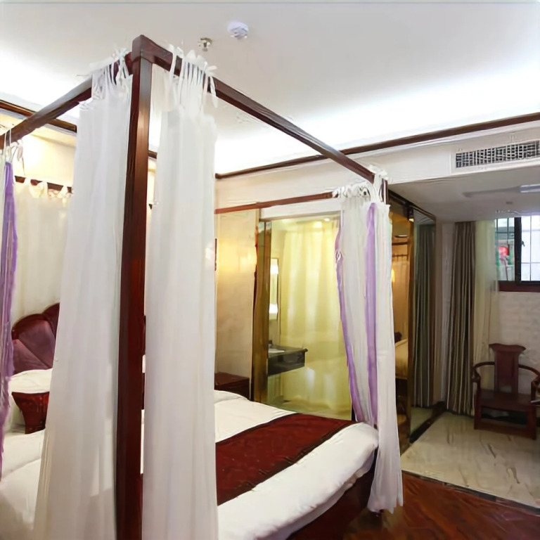 Golden Cube Grand Hotel