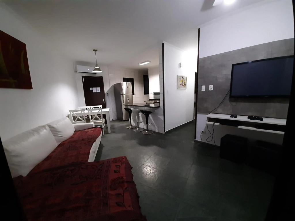 Apartamento Centro de Bertioga 100MTS da praia.