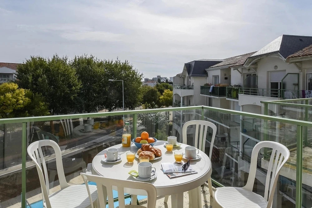 Coastal Apartment for Family Stay