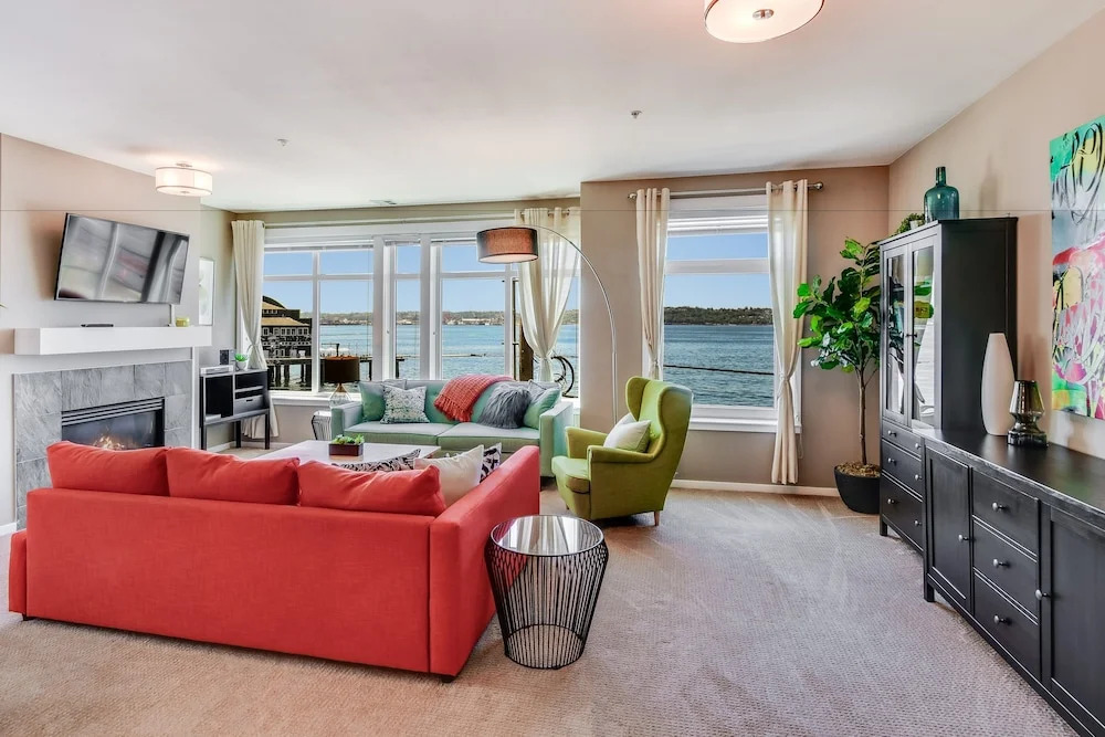 Emerald City Waterfront Retreat - Two Bedroom Condo