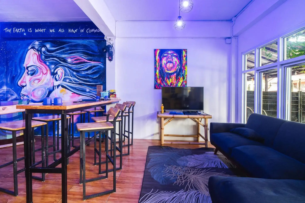 See Sea Backpackers House