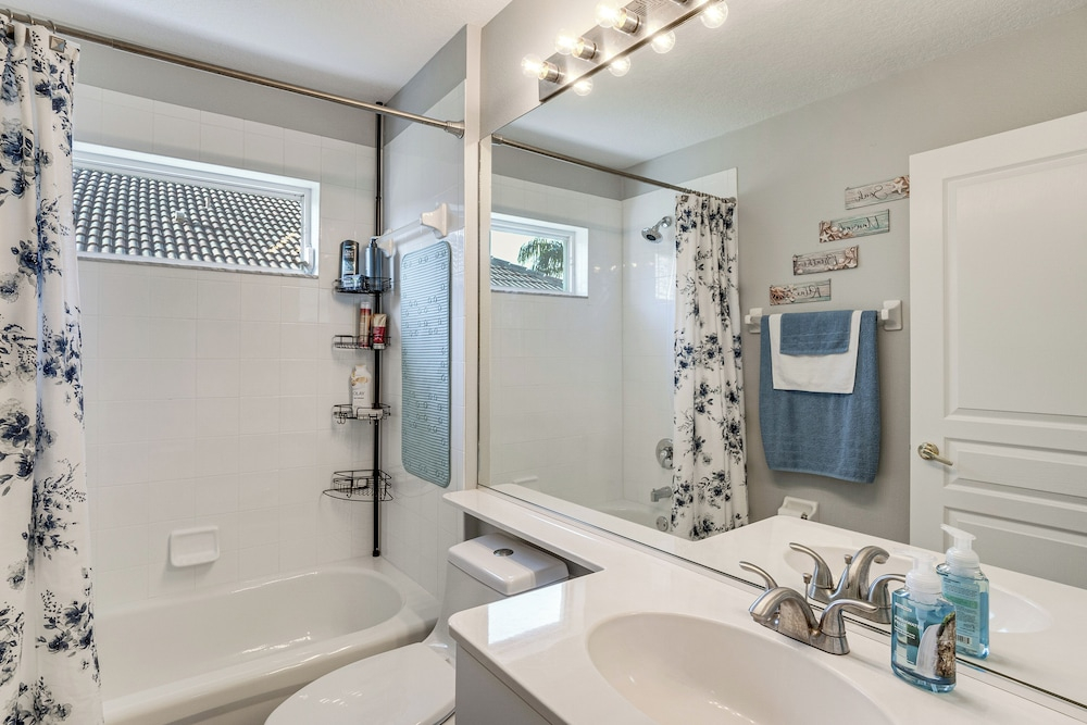 Quiet Golfer's Home 9 Mi to Beaches & Dtwn Venice!