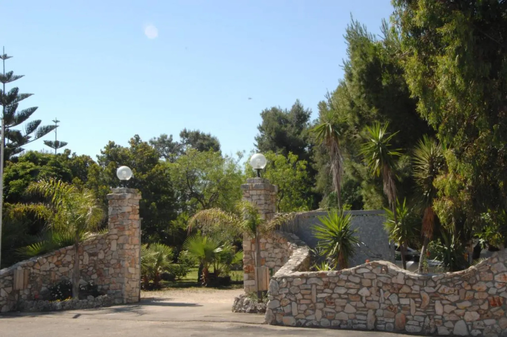 Racar Hotel
