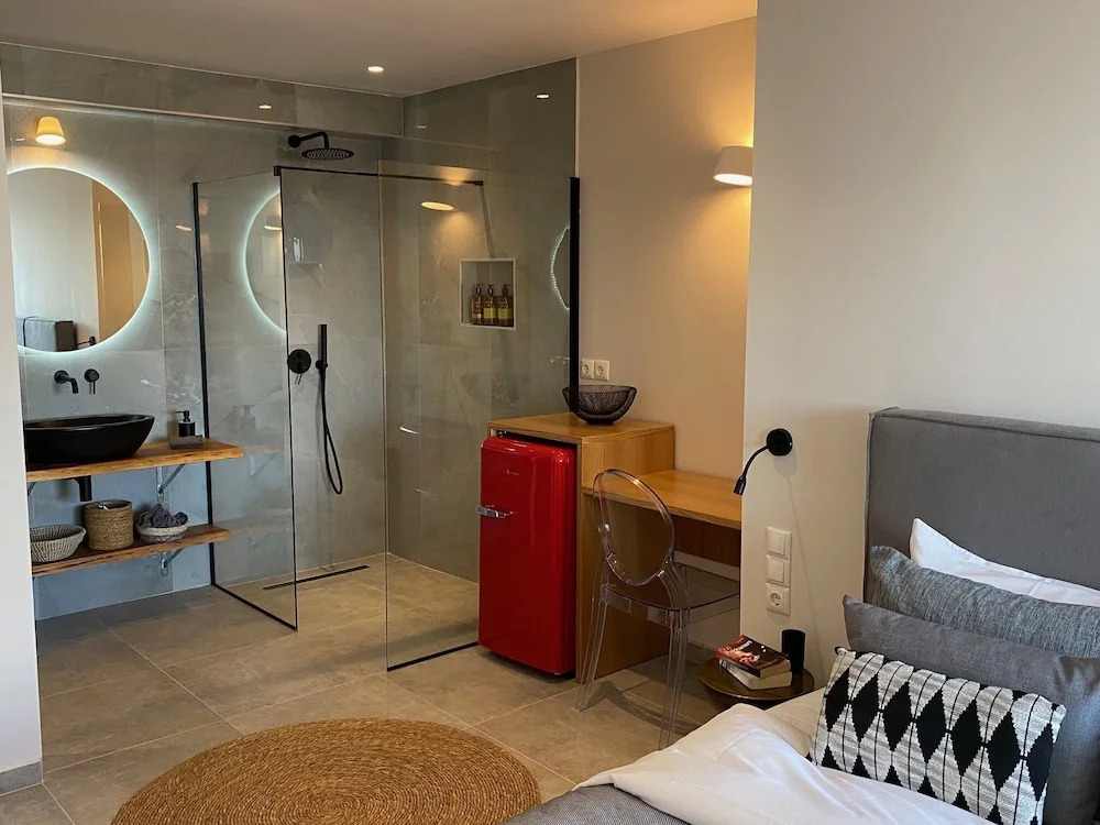 Room-luxury Suite With a Queens Double b