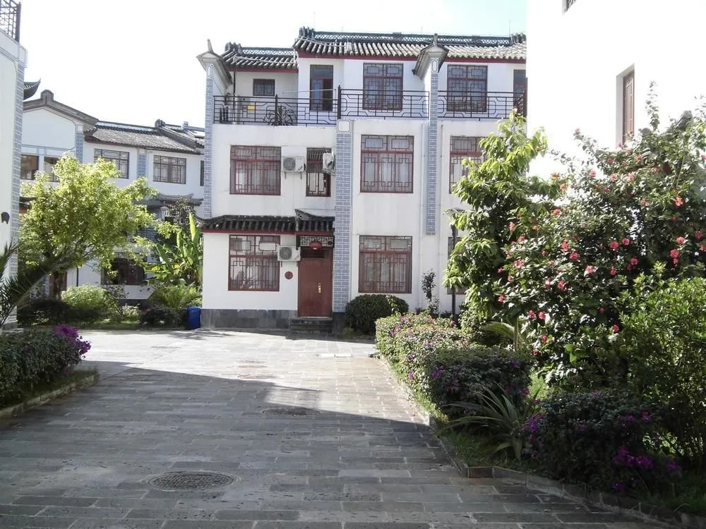 Yifeicui Villa Hotel - Tengchong