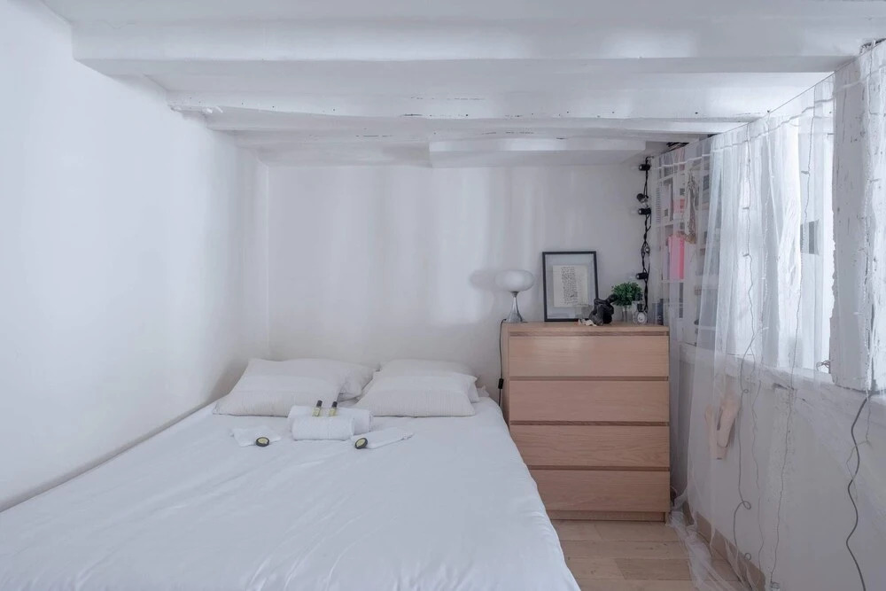 Stylish Apartment for 2 in the Heart of Paris