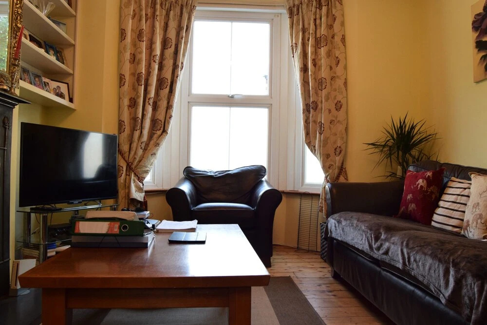 Country Style 3 Bedroom Victorian House
