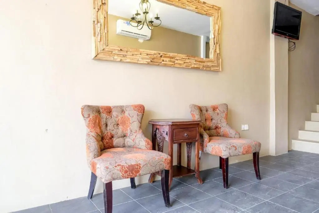 OYO 91252 Graceland Inn