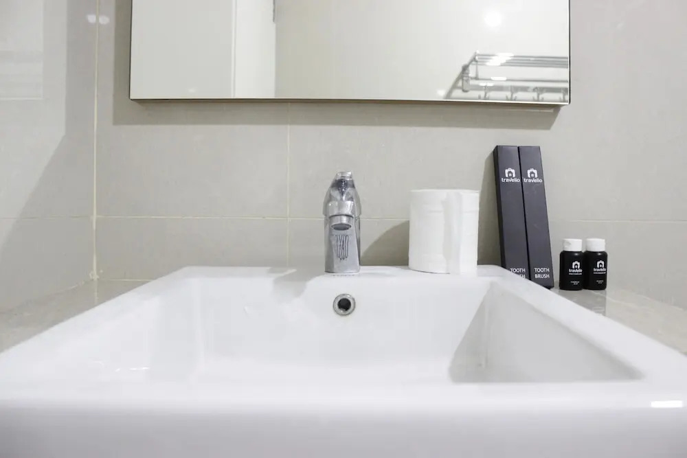 Deluxe & Cozy 2BR Apartment at Landmark Residence