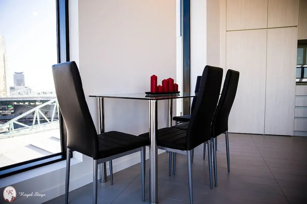 Royal Stays Apartments Docklands