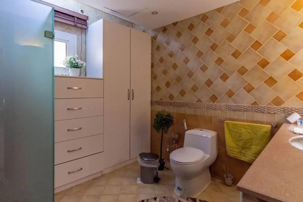 Cheerful 5-Bedroom Villa with Pool