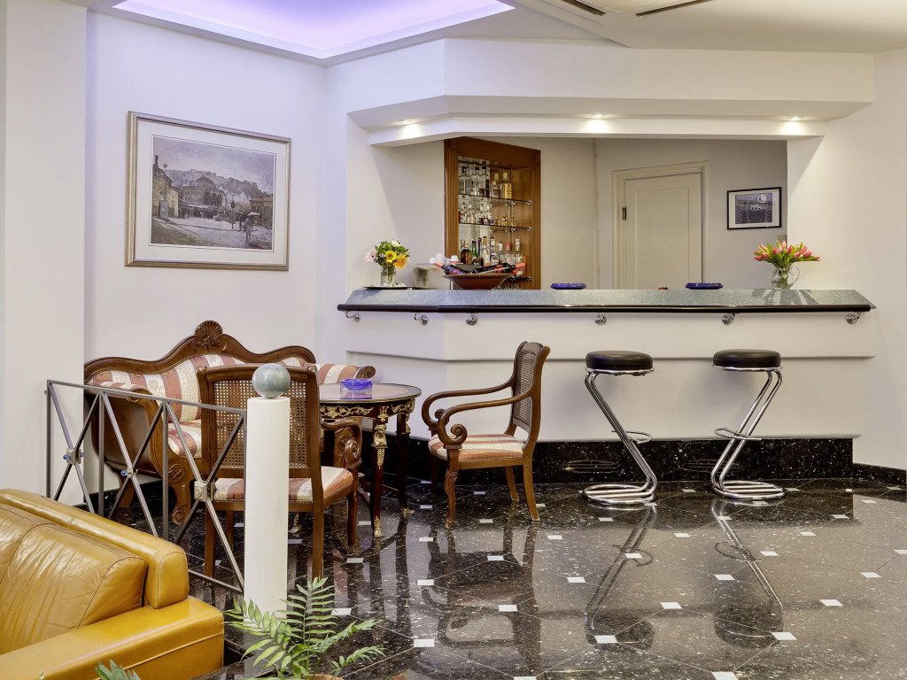 Athos Hotel