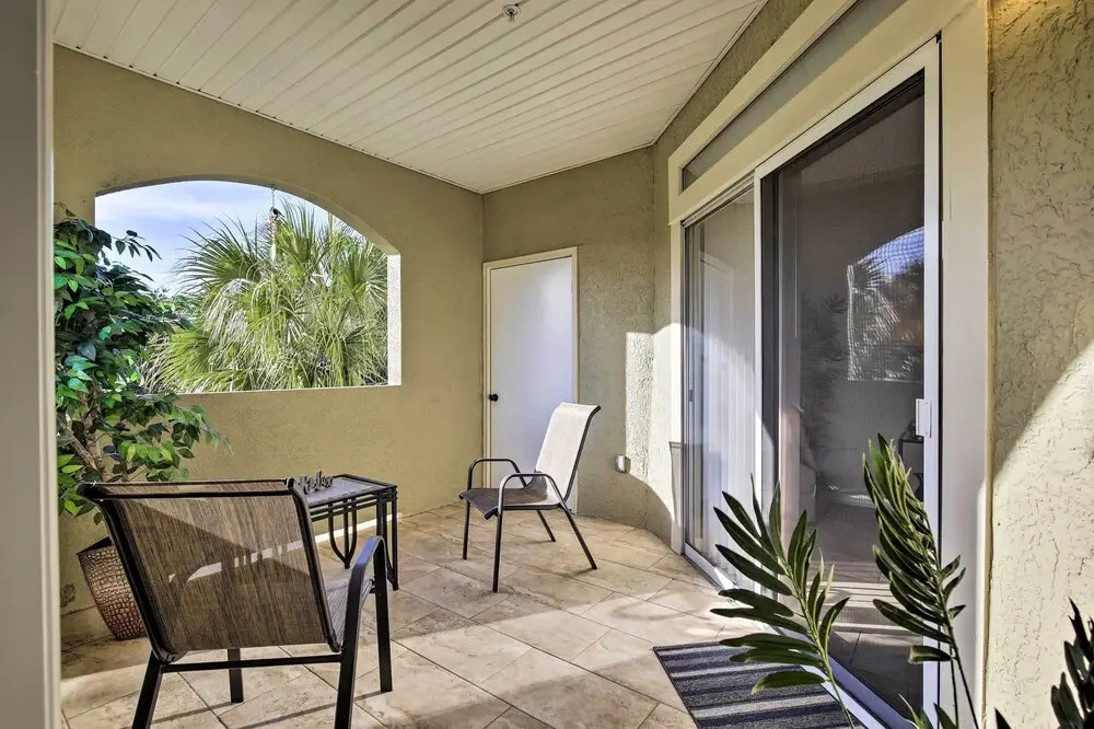 Modern Condo w/ Pool: 4 Mi to Clearwater Beach!