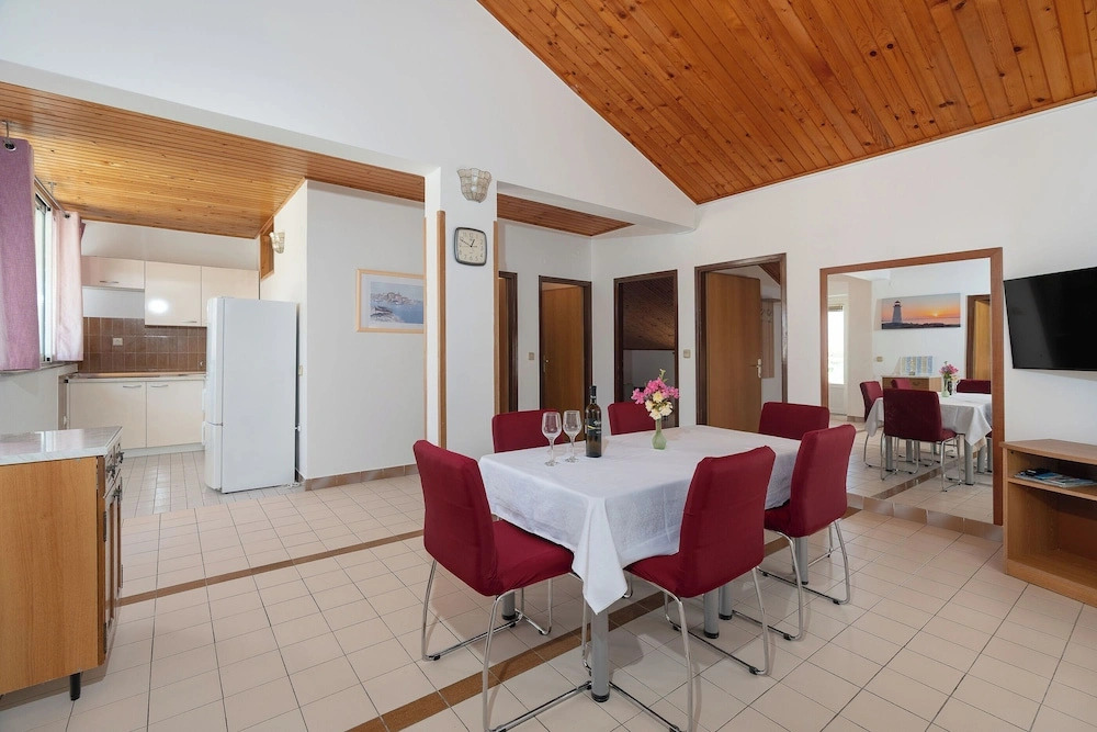 Apartments Krneta