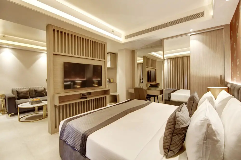 Stepstones Hotels and Inn-DLF PHASE 3 GURGAON
