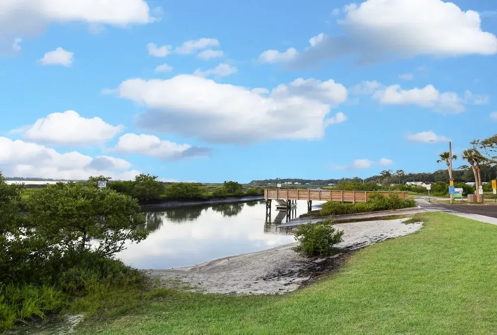 Family & Pet-friendly Home Near Beach, Downtown & Boat Ramp