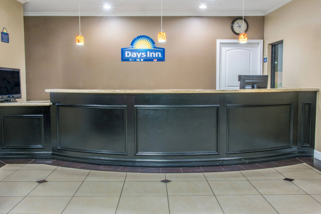 Spark by Hilton Daleville Roanoke North