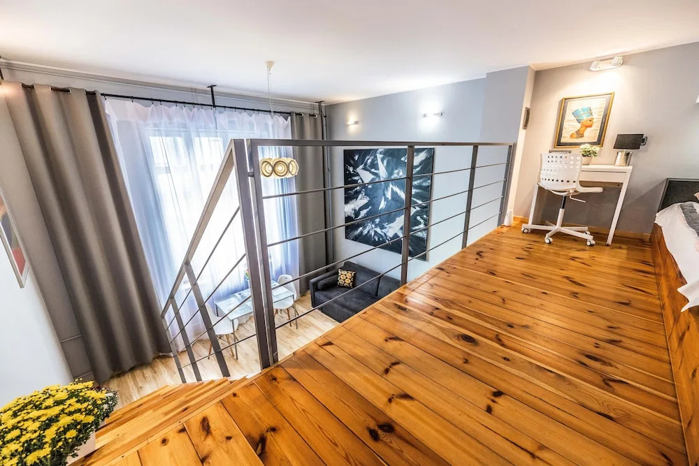 visiting apartments - Leszczyńskiego