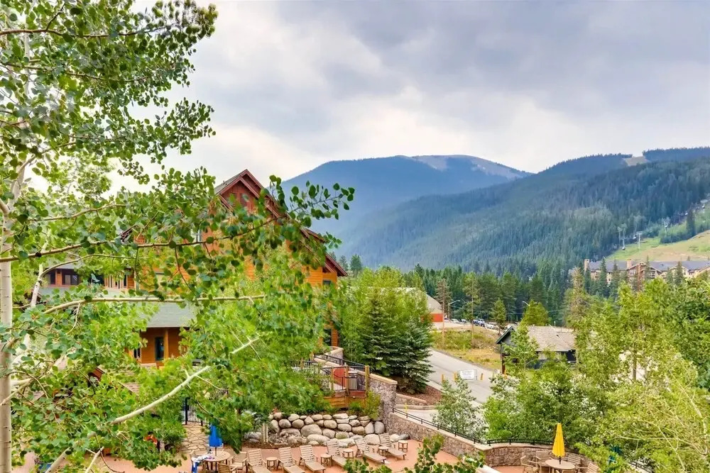 8500 Dakota Lodge