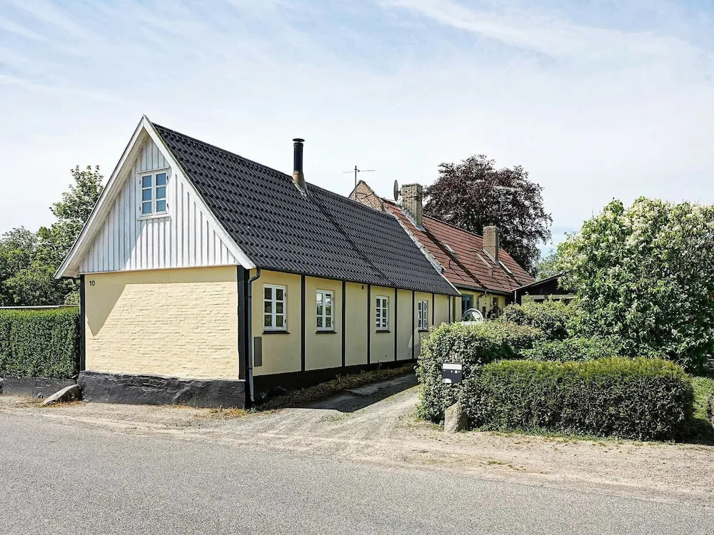 Rustic Holiday Home in Aakirkeby on Natural Plot