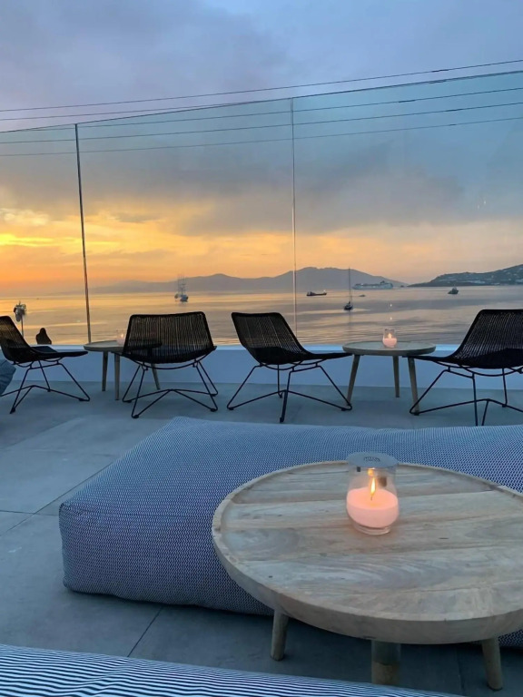 Apiro Mykonos