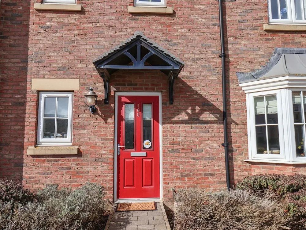 The Sandcastle - Part of the The Bay Filey Holiday Village with pool, gym and direct beach access, pub, restaurant, tennis and meadows walks