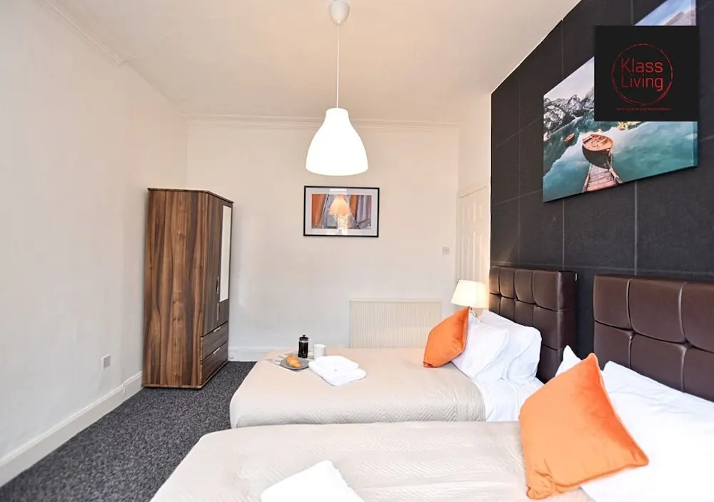One Bedroom Apartment by Klass Living Serviced Accommodation Coatbridge - Whifflet Park Apartment With Wifi  and Parking