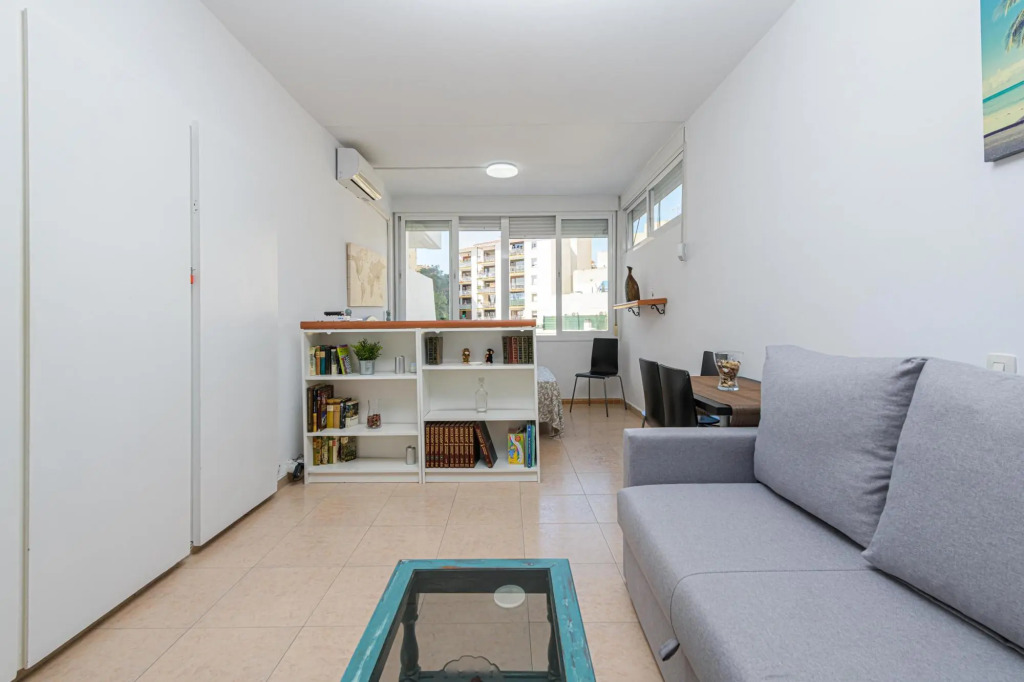 EL NOGAL - Fantastic studio in the center of Torremolinos. Free WIFI.