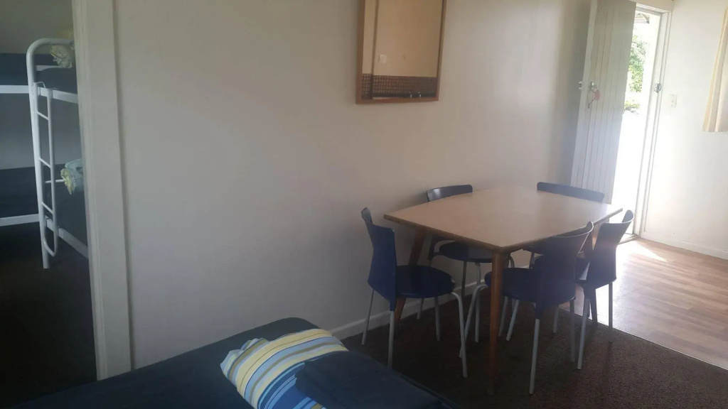 Camellia Court Family Motel