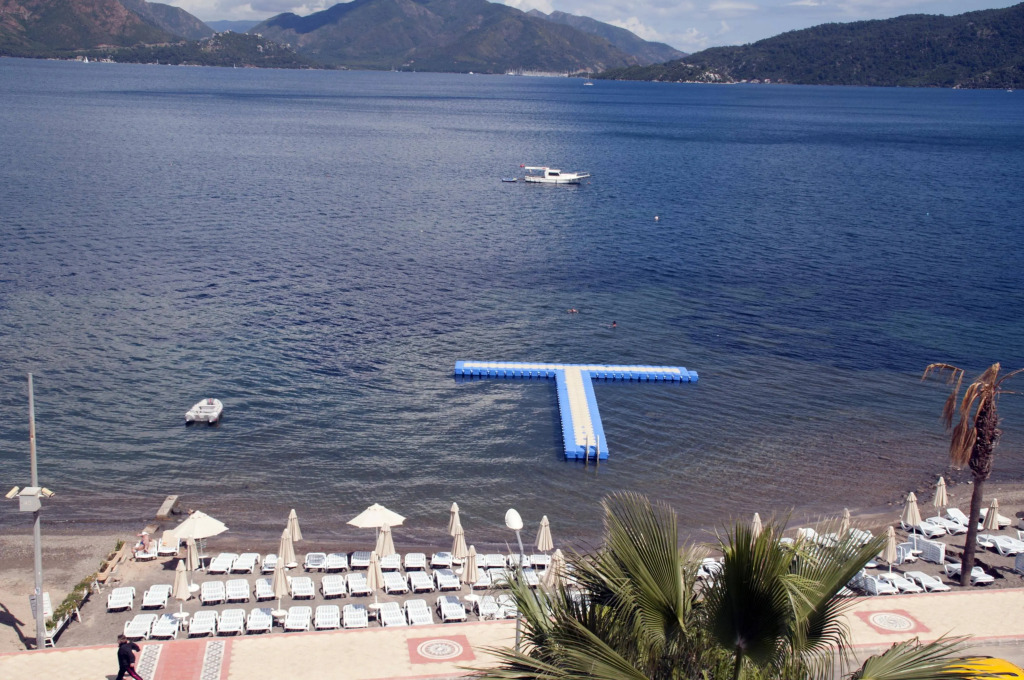 Caprice Beach Hotel
