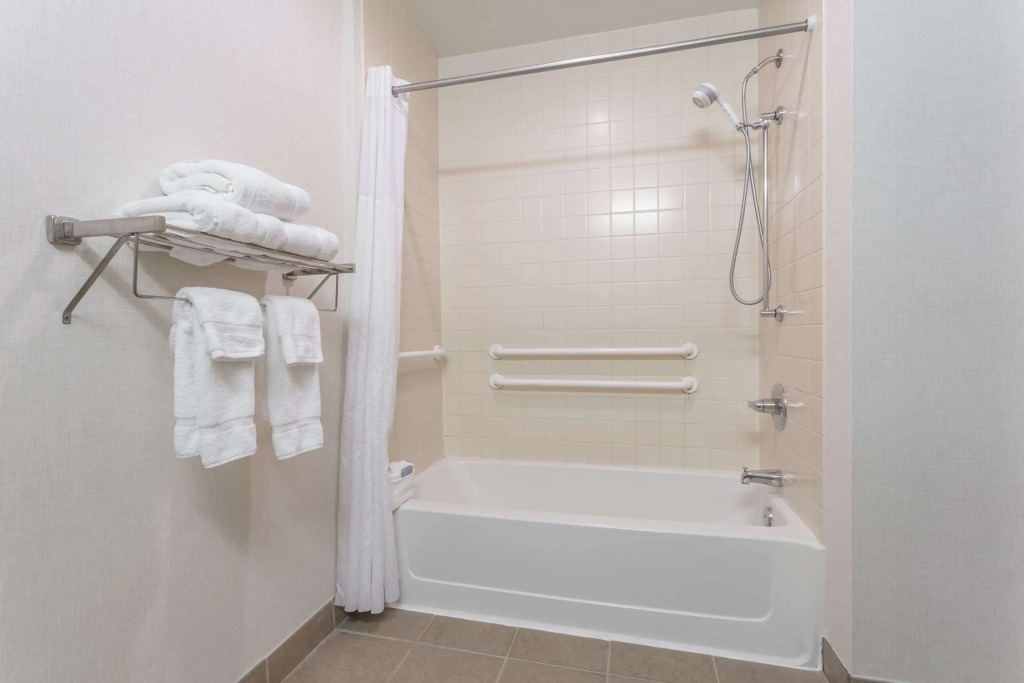 Wingate by Wyndham High Point Greensboro Airport South