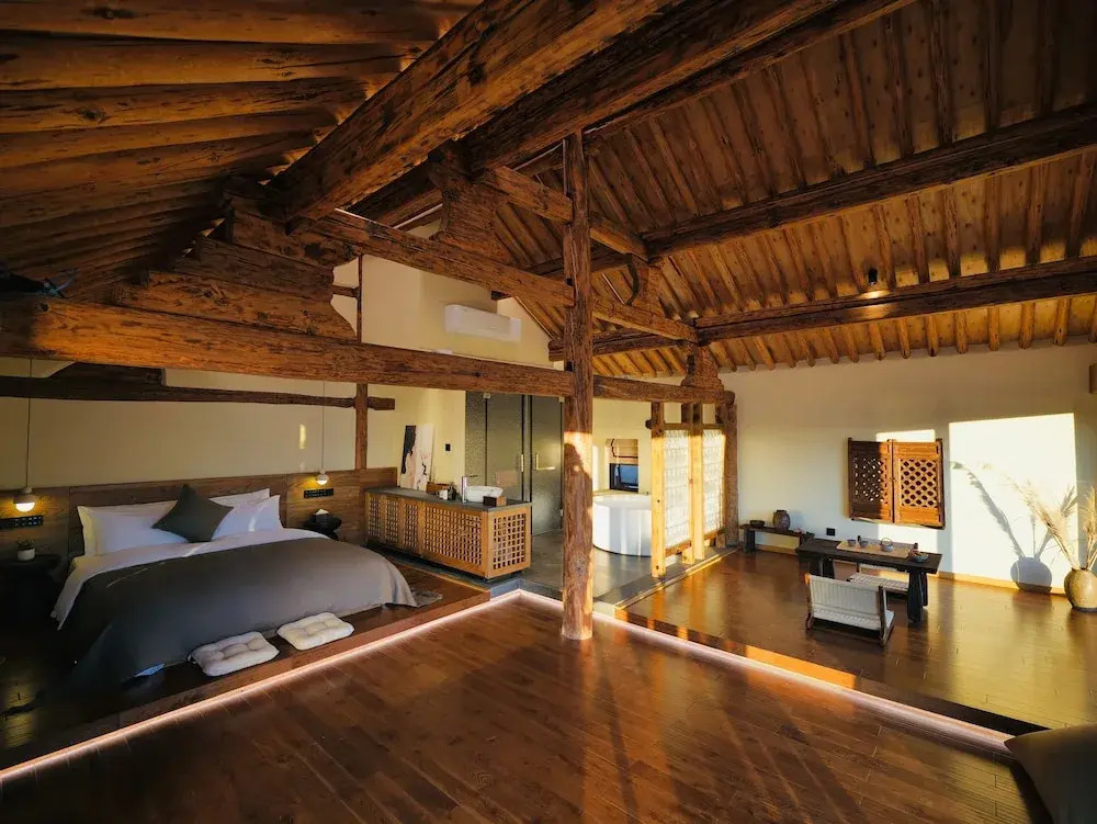 Leisure Courtyard Seascape Designer Hotel-Free one-way airport transport for check in three consecutive nights