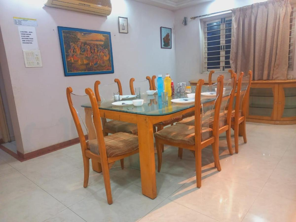 OYO Rooms ISKCON SG Highway II