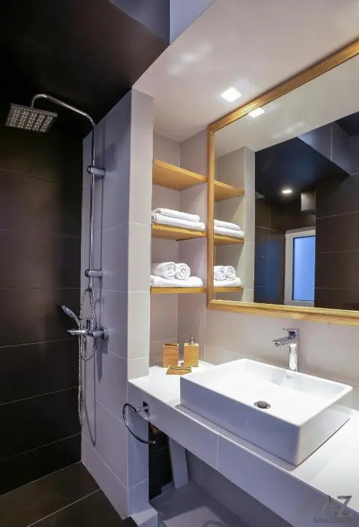 Phaedra Apartment