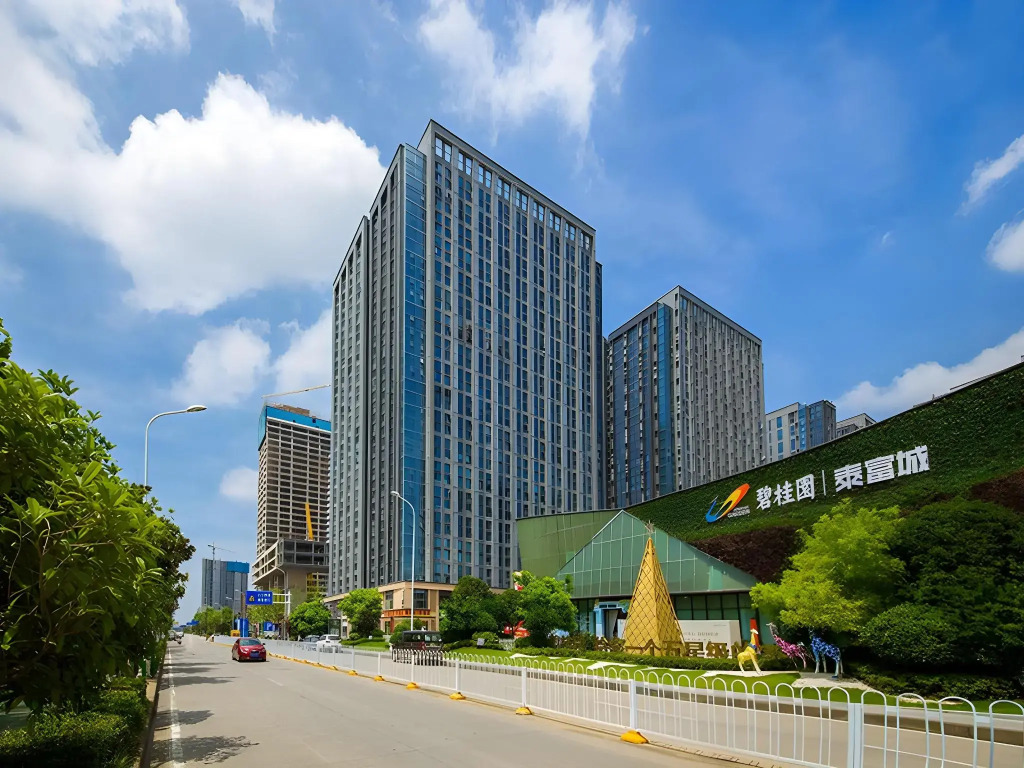 Vienna 3 Best Hotel (Yaxin Hospital Aeon Mall)
