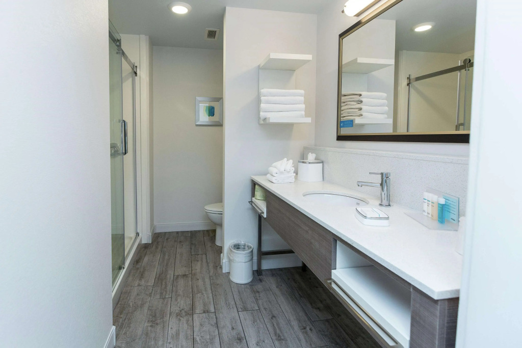 Hampton Inn & Suites Syracuse North Airport Area