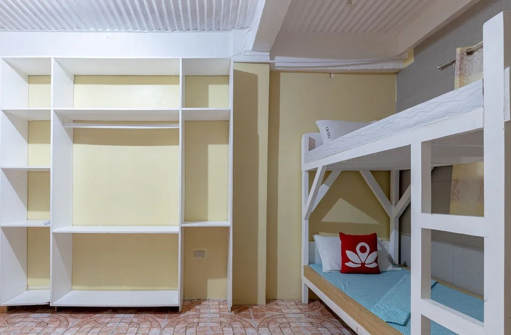 ZEN Rooms LH Bri Lodge Siargao