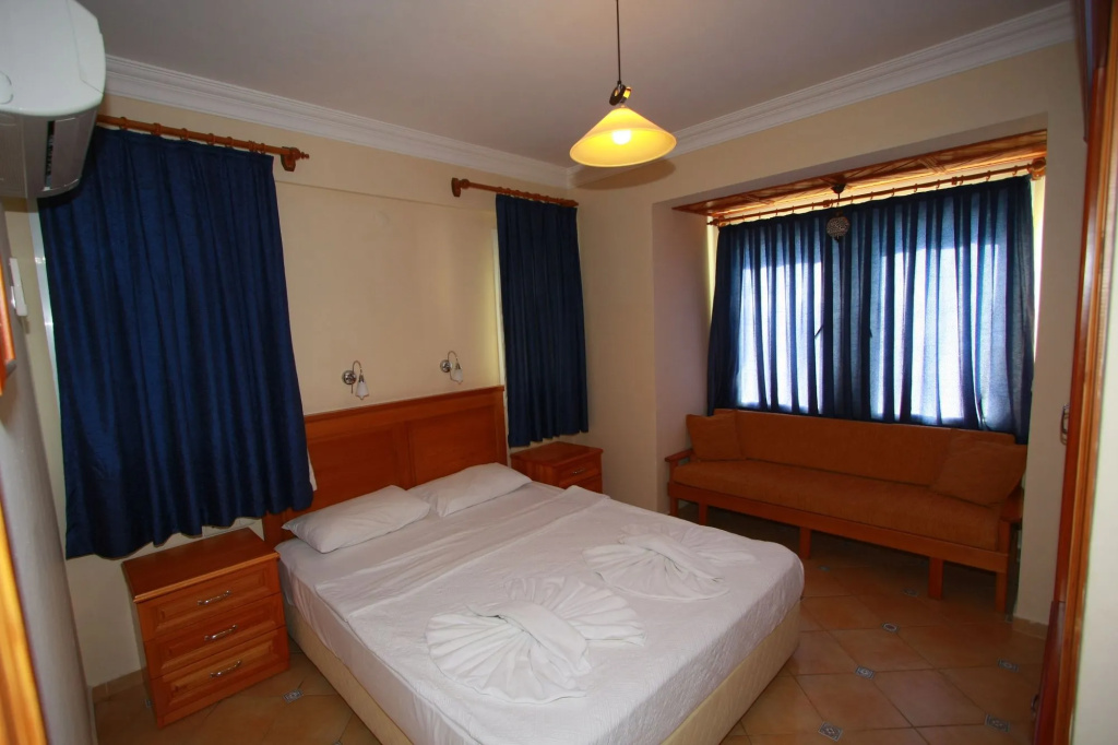 Sea Breeze Hotel and Apartments